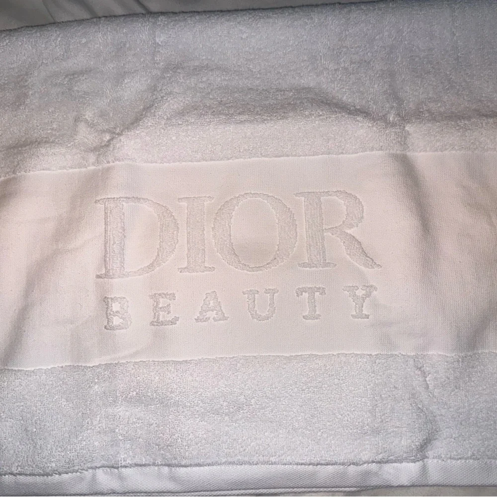 Dior Beauty Face Towel White Logo Cotton Authentic Gift Box